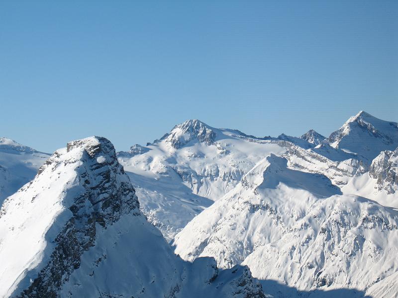 20081227_guggernuell_michi 014.jpg - Einshorn, Rheinwaldhorn, Guggeri, Höhberghorn, Güferhorn...dieses Panorama hat mein Fotoapparat vom Gipfel aus geschossen.
